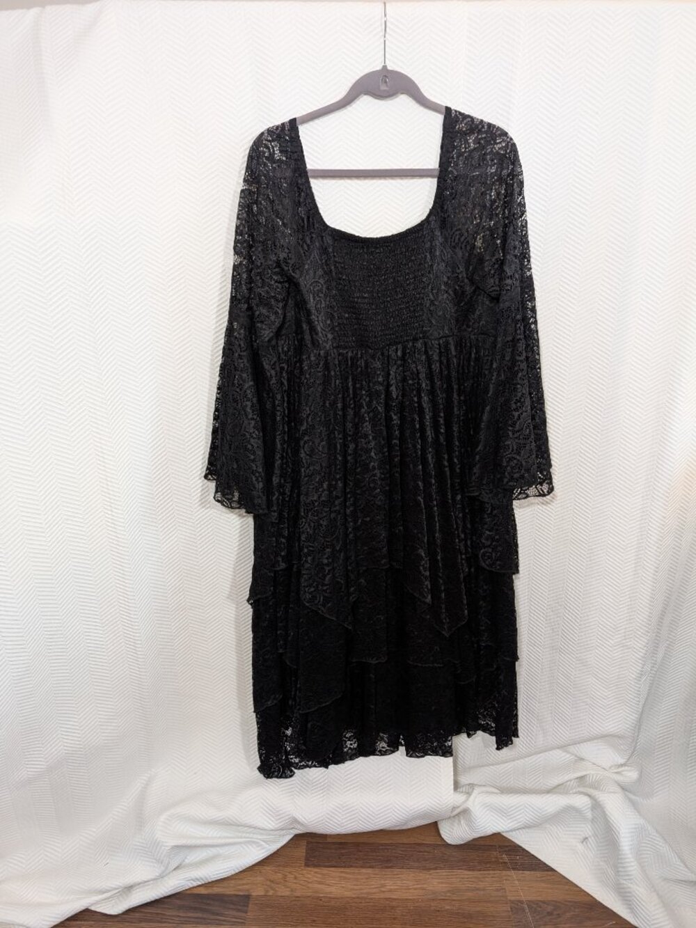 Torrid Festi Black Lace Bell Sleeve Tiered Midi Dress Size 2 (18/20) Whimsigoth - Picture 11 of 12